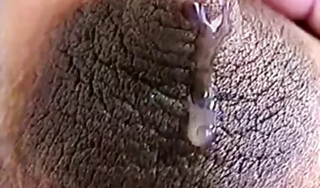 Kurva se jeba s falusom dok joj ne dođu mužjaci video porno mom son