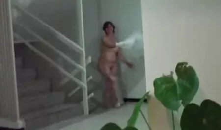 Vruća sitnica zavodila je porno mom teach zgodnu ebanovu dvostruku penetraciju