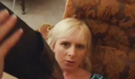 Tip porno mom teach sex je jebao dijete ogromnim dugačkim kuracem i dovodio je u špriceve