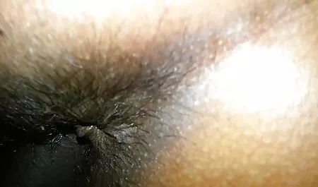 Prilično azijska djevojka miluje kurac svog porno force mom dragog