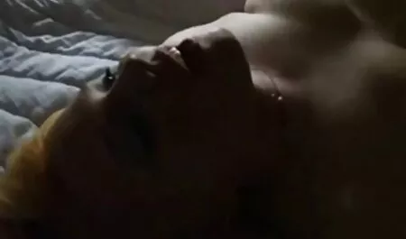 Vruća drolja Megan liže porno mom soon lizalicu i miluje macu