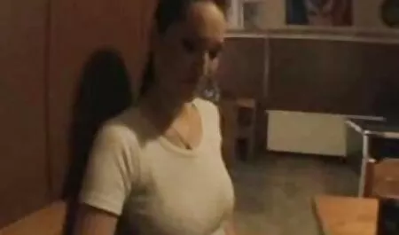 Vruća Azijka Reina Sakai dobiva dvije čaše u mom film porn rupama