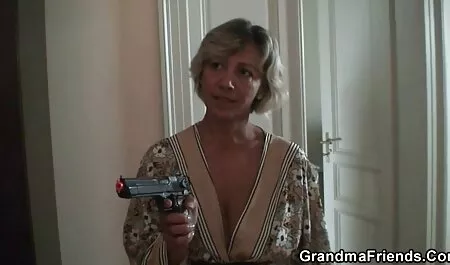 Mlada Latina sperma sex porno film mom pod tušem i isisala kurac