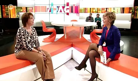 Olovke mom 40 porno Brandy Aniston prste klijenta
