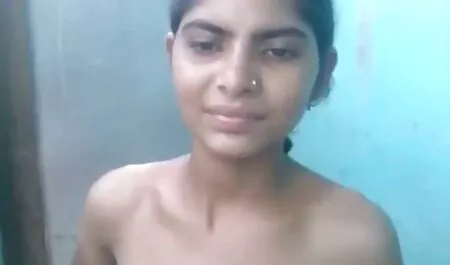Crnac je ispričao i pokazao kako video porno mom voli masturbirati