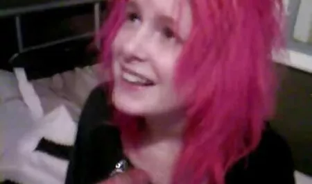 Njemačka kuja poplavila je video porno mom cijelo lice spermom