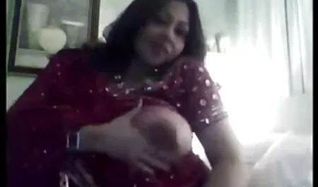 Vitka plavuša zabavlja se u krevetu sa mom son film porn svojim ljubavnikom