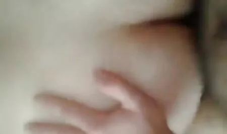 Fleksibilna porno mom soon plavuša pokazuje sve svoje sposobnosti