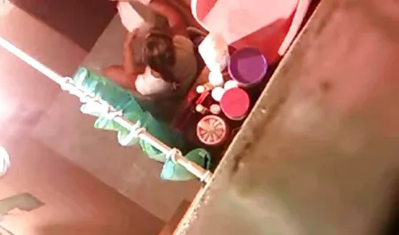 Tip pokupi i sve snima porno boys mom na kameru, snimio je rusku djevojku koja pristaje ne samo da mu pokaže prsa zbog novca, već i da se ustima zavara u penis. Seks je ispao prilično vruć
