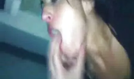 Mlada japanska djevojka sisa jezik sexfilm mom svog ljubavnika