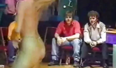 Prsata ženka oko usta duboko sisa penis i dobiva mam porno movie jebeni momak