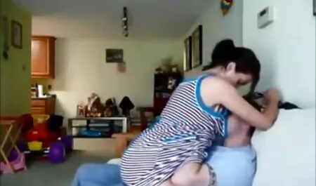 Zadovoljna plavuša veseli mom son film porn dildo