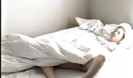 Prsata pilić s mom film porn kratkom dlakom i spermom na licu