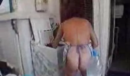 Brineta Tara Ashley završila je sa špricevima na pola prstiju mom porno classic