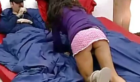 Seksi plavuša priziva pastuha spremnog za seks s izbočenim krajem, budući da želi porno classic mom masturbirati ovaj pištolj!