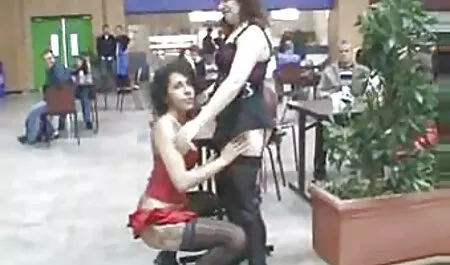 Slatka pilić porno mom soon miluje svoju macu i cums