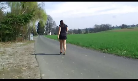 Mladići su jebali beskućnike na film porno mom son ulazu