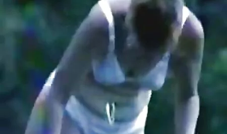 Jana Mrhacova dobiva porno mom teach orgazam iz velike igračke