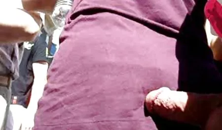 Čokoladni shemale s fantastičnom guzom video porno mom son spretno upirajući kurac