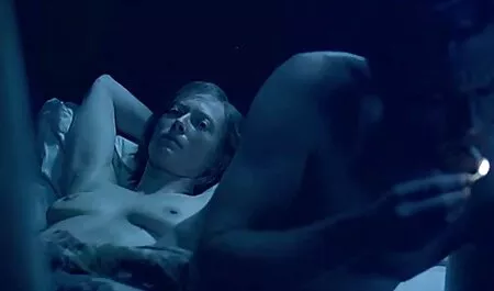Kurac za ukazivanje prstom porno mom full movie na kameri