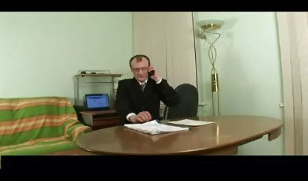 Funky brineta koja odskače porno mom soon na kurac