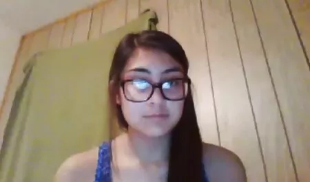 Pokazuje svoje seksi mom porno films tijelo