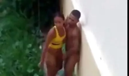 Mlada baba skočila mom porno movie je na dva kurca i spermu