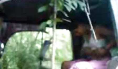 Djevojka se pokrenula i ne čeka dok joj partner ne porno son forced mom da barem udarac