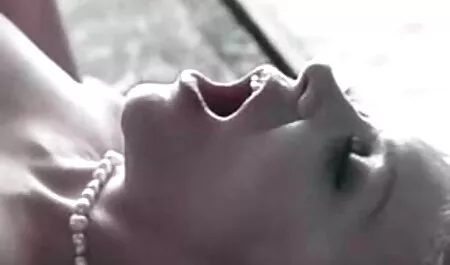 Tip i njegova djevojka odlučili su se za masažu video porno mom son s jednom lijepom djevojkom