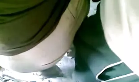 Dva momka zasvijetle s lijepom kučkom porno free video mom koja je ima u svim rupama