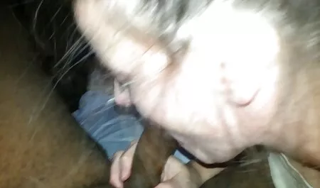 Izvrsna seksi Latina mam porno movie lako se zavodi demonstrirajući ljupku mačku mladog, crnog momka koji nije bio u stanju držati svoj klip na povodcu i vruće ga je bez ikakvog razrezao u sve rupe