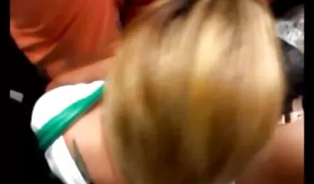 Maser je stavio kurac porno tube son da ukaže svom klijentu