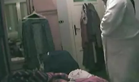 Mladi, porno son and mom zabrinuti student spreman je da se sperma danima