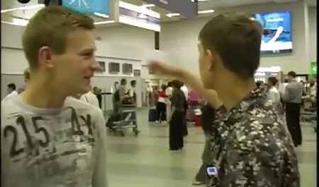 Slatka plavuša ukazivanje maca svom porno movie mom and son prijatelju