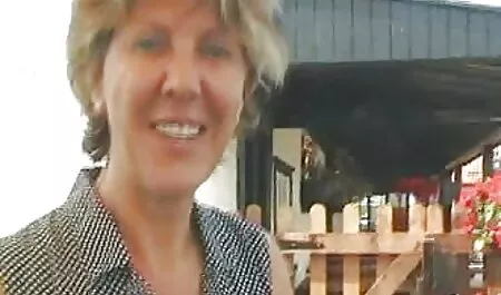 Mlada brineta porno boys mom nestašna sa svojim dildom