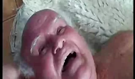 Dječak je vezao kameru mom porno films i masturbirao ispred nje