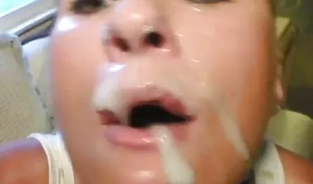 Ripped tvrda brineta na fotelji i porno mam film sperma u njenoj pički
